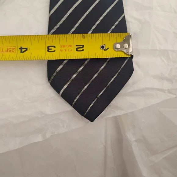 Recent Salvatore Ferragamo mens tie skinny striped